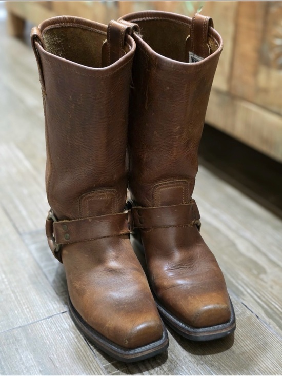 Frye Shoes - Classic Brown Leather Engineer Boots - Women's